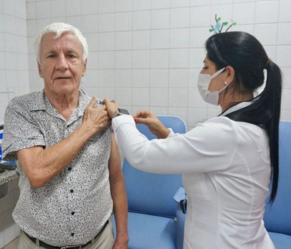 Aplicação da vacina contra Covid acontece em mais de 50 locais com doses disponíveis para todos os públicos