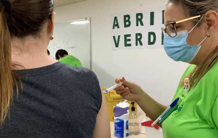 No primeiro dia de mutirão, HRMS imuniza mais de 500 trabalhadores contra a influenza