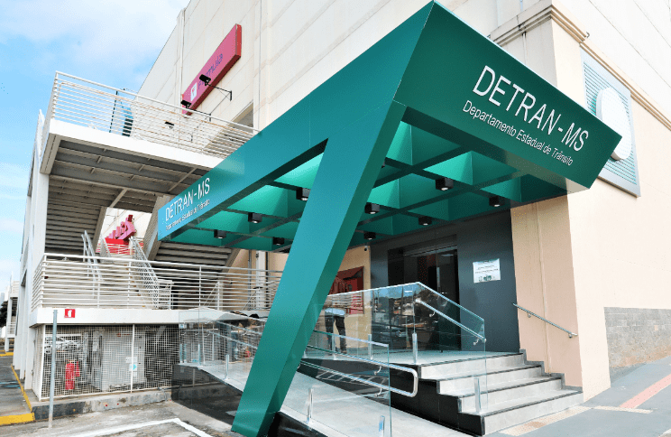 Na reabertura da agência do Detran no Shopping Campo Grande, usuários elogiam atendimento e nova estrutura