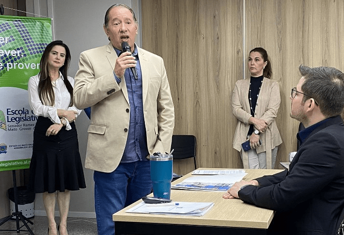 Escola do Legislativo retoma cursos e presidente ressalta importância do conhecimento