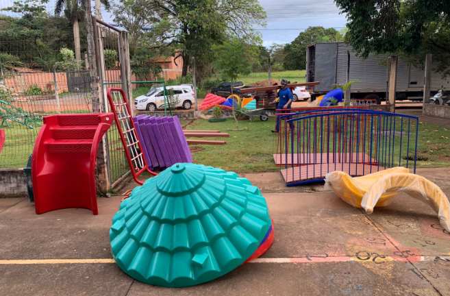 Bonito: Escolas e CEIs do município recebem playgrounds