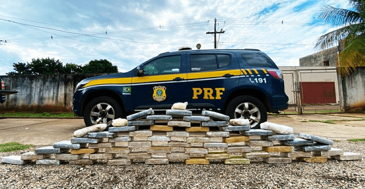 PRF apreende 63 Kg de cocaína dentro de pneu em Anastácio