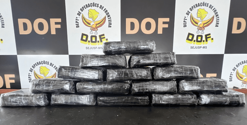 DOF apreende pasta base de cocaína em painel de carro em Dourados