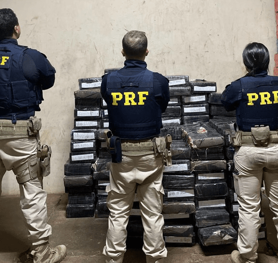 PRF apreende 1,2 tonelada de maconha e contrabando em Campo Grande