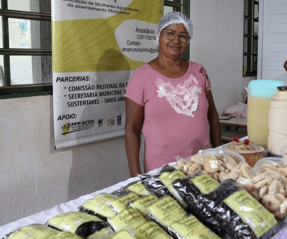 Frutos do cerrado geram autonomia para mulheres agricultoras do Assentamento Monjolinho