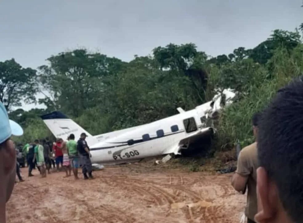 Avião cai no Amazonas e mata 14 pessoas, veja vídeo