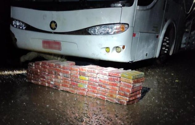 PRF apreende 91 Kg de cocaína em ônibus com estrangeiros em Nova Alvorada do Sul