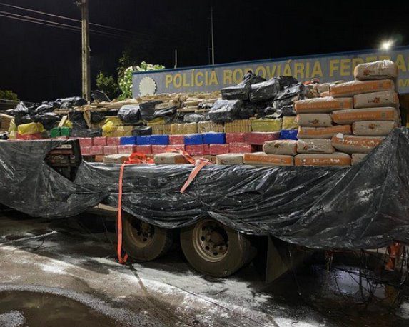 PRF apreende quase 10 toneladas de maconha em Paranaíba