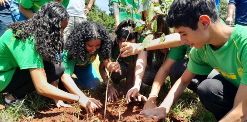 Em parceira com o Rotary Club, Águas Guariroba doa 110 mudas de árvores para plantio no Hospital São Julião