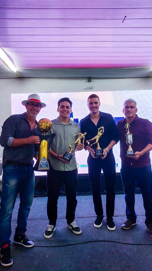 Equipe de futsal sub-20 participou da cerimônia de premiação dos melhore do ano da FFSMS