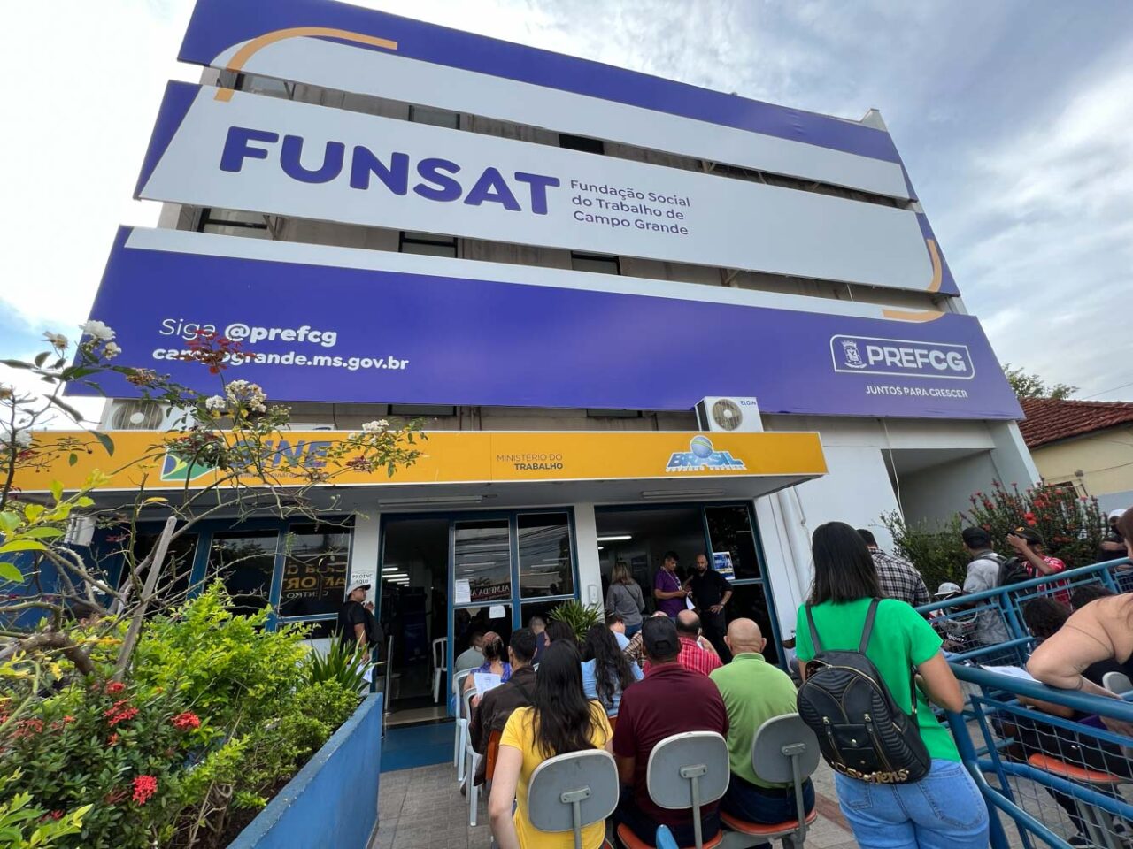 Oportunidade: Funsat anuncia 2.316 vagas de emprego em 236 empresas nesta segunda-feira (11)