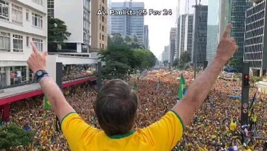 Ex-presidente Jair Bolsonaro leva mais de 700 mil pessoas em ato na Paulista, veja discurso