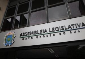 MP cita lei de Paulo Corrêa para exigir prescrição médica legível em MS