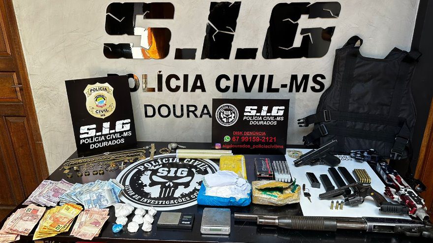 Durante investigações de homicídios, Polícia Civil apreende armas e drogas em Dourados
