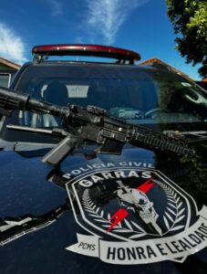 Dourados: Polícia Civil, em ação conjunta com a Polícia Penal, apreende fuzil utilizado por facção criminosa paulista